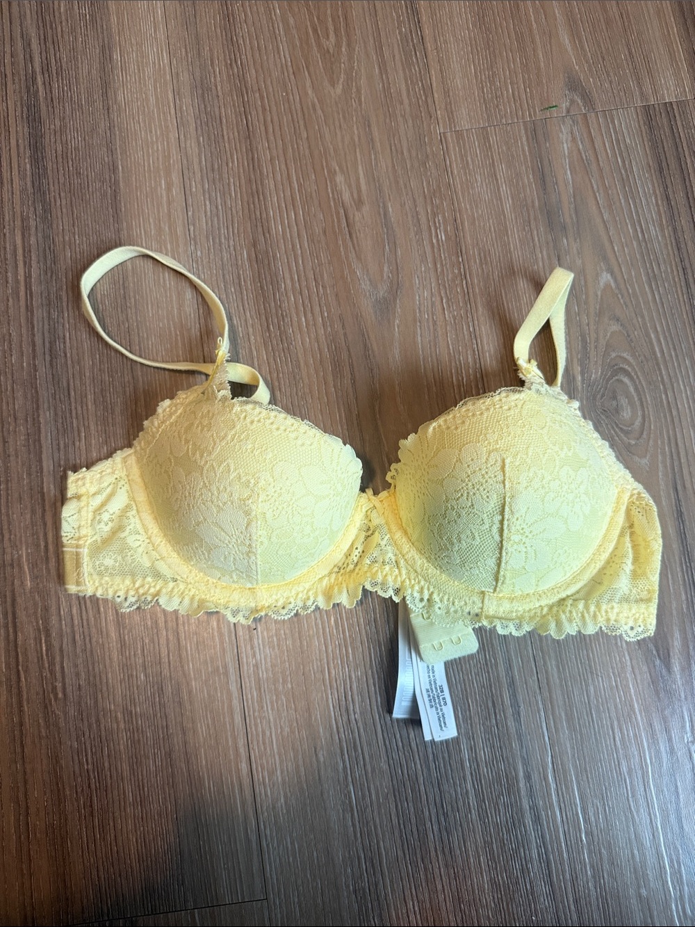 Victoria Secret Lightly Lined Balconette Yellow Lace Push-Up Bra Intimates NWOT